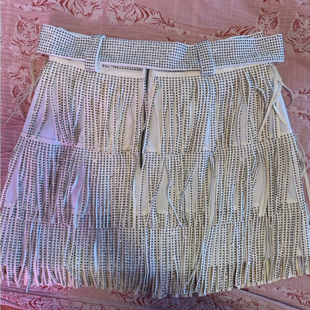 White Fringe Mini Skirt with Belt - Picture 6 of 10